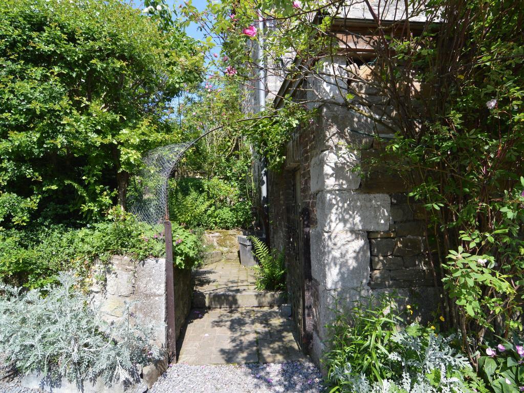 Enchanting Cottage With Terrace Garden Hamoir Ngoại thất bức ảnh